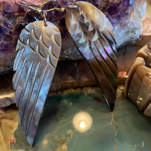 Mother of Pearl Iridescent Wing Earrings in Cream and Pink - Picture 3 of 11